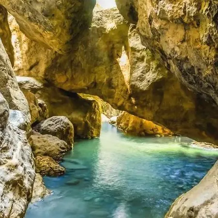 Cueva Virgen De Nieves *